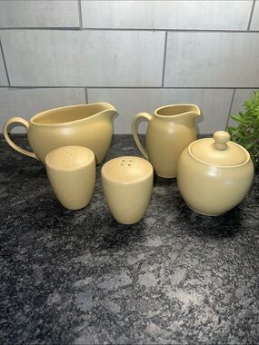 Noritake  Colorwave Creamer, Sugar Pot, Gravy Boat & Salt & Pepper Set Like new